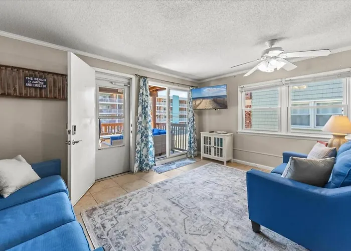 Steps To 3br W Deck & Parking Holiday home *
