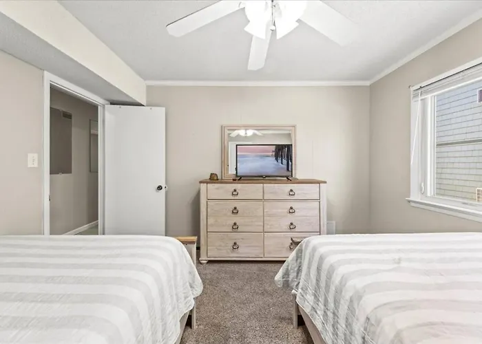 Steps To 3br W Deck & Parking Holiday home Ocean City