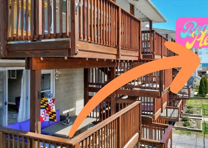 Holiday home Steps To 3br W Deck & Parking *